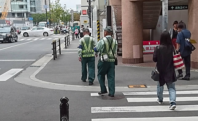 駐車監視員になるには 年収 収入 求人 就職など 職業ガイド